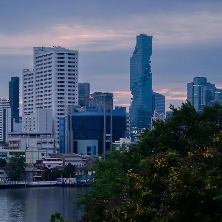 Amdaeng Bangkok Riverside Hotel