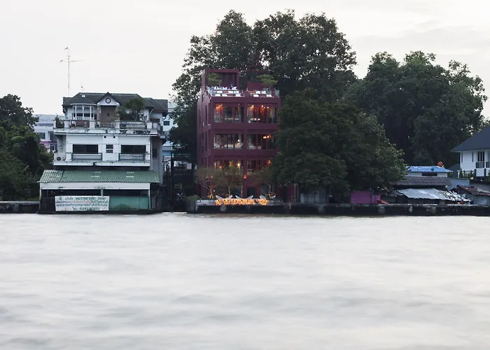 Hotel Amdaeng Riverside
