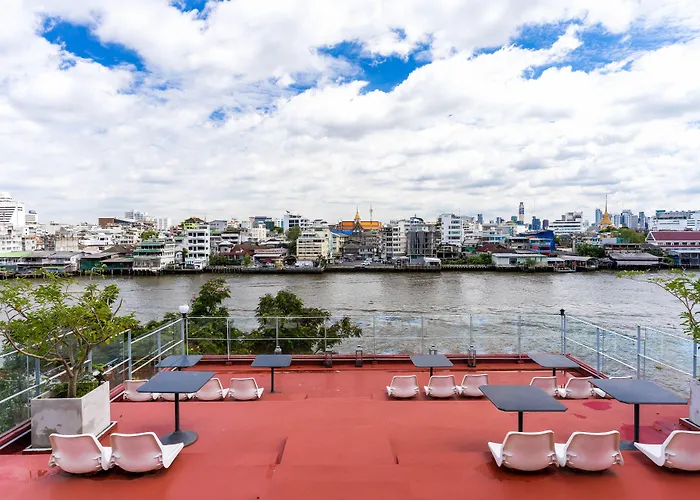 Отель Amdaeng Riverside Бангкок