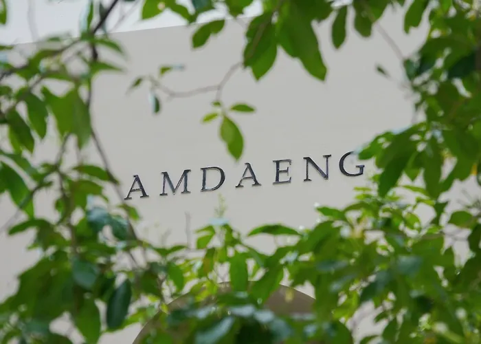 Отель Amdaeng Riverside