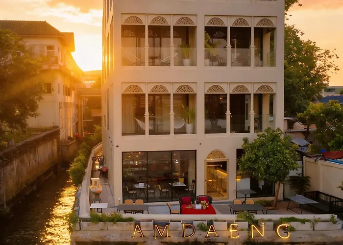 Отель Amdaeng Riverside 4*