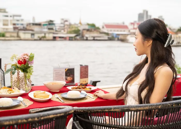 Amdaeng Riverside 4* Бангкок