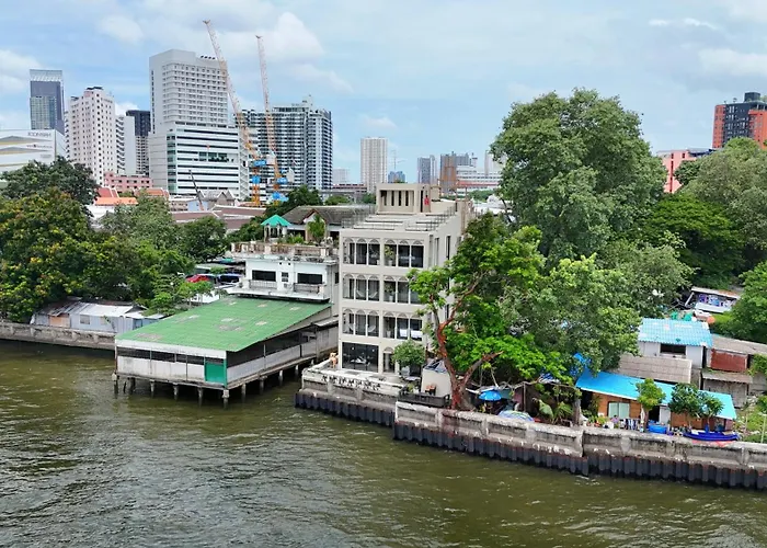 Amdaeng Riverside 4* Бангкок