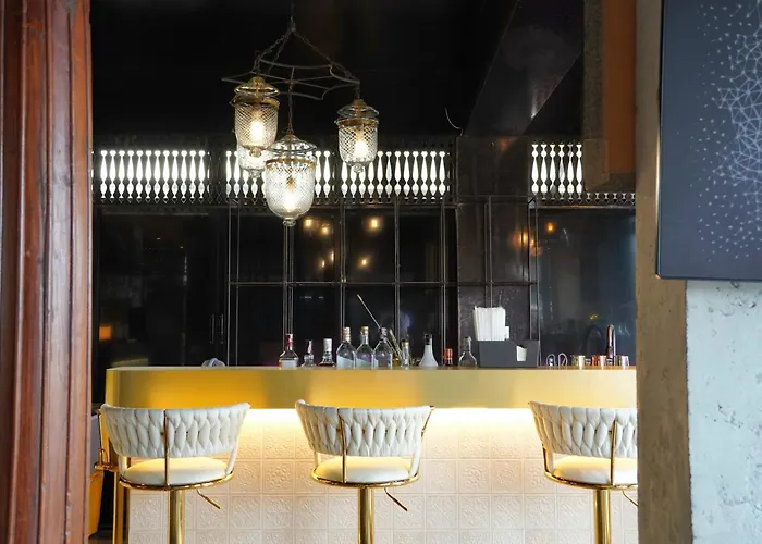 Amdaeng Riverside 4* Бангкок