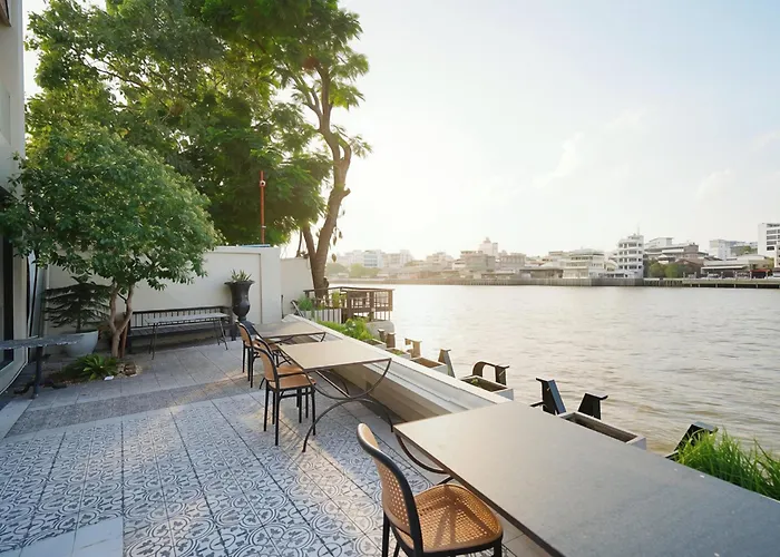Отель Amdaeng Riverside Бангкок