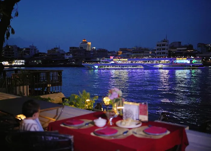 Amdaeng Riverside