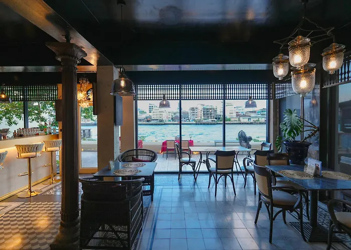 Amdaeng Riverside Отель