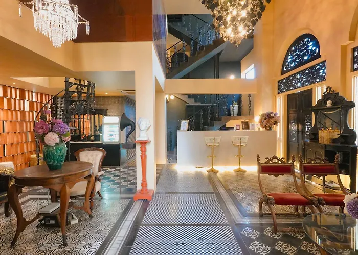 Отель Amdaeng Riverside 4*