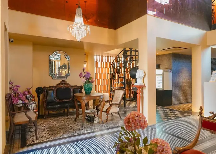 Отель Amdaeng Riverside 4*